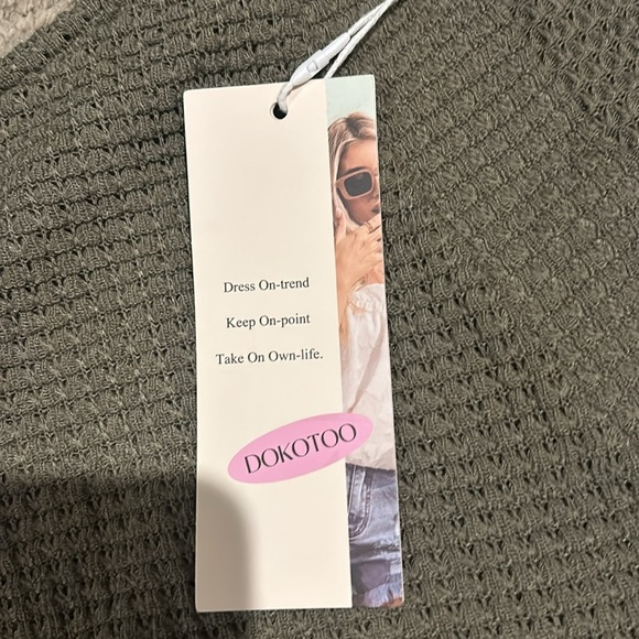 Olive Green Button-Up Women's Sweater - Picture 2 of 3